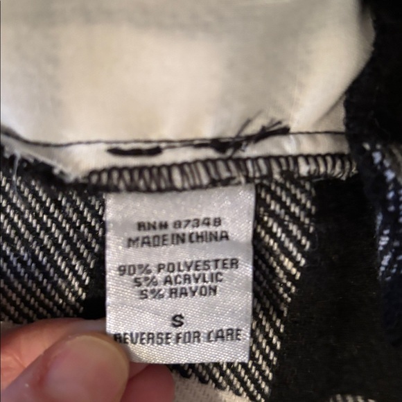 Sabrina Lauren Plaid Shacket - Picture 9 of 12